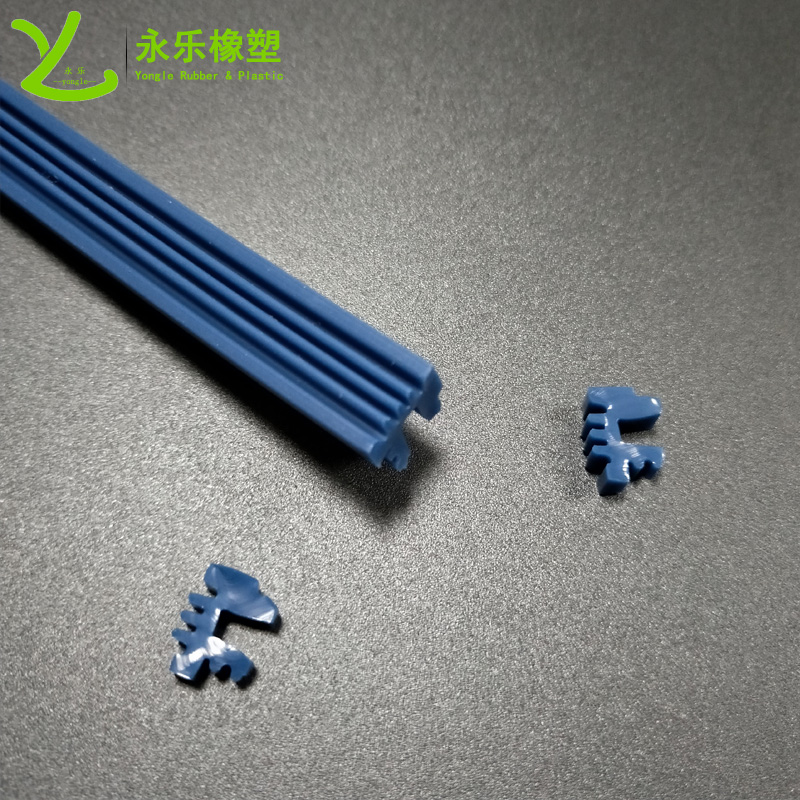 Customized silicone sealing strip with teeth