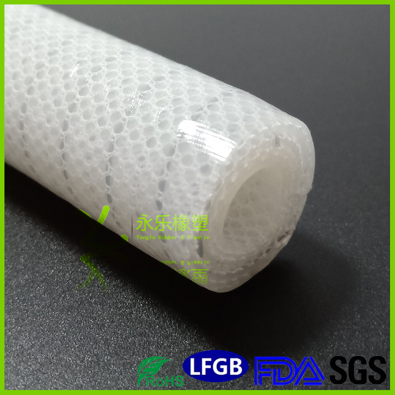 Mesh sandwich woven pipe